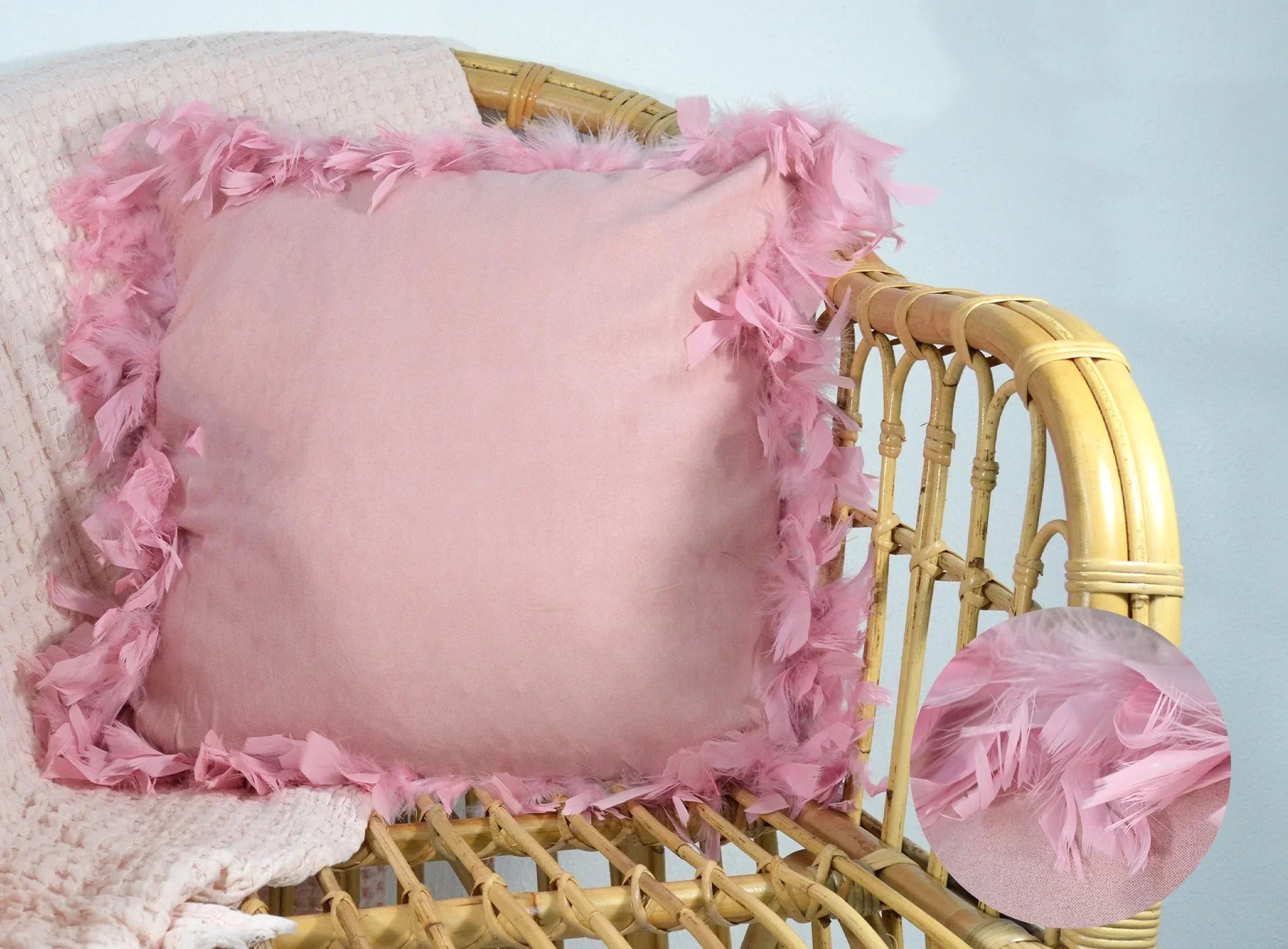 Almofada De Penas Enrolada Rosa 45*45cm