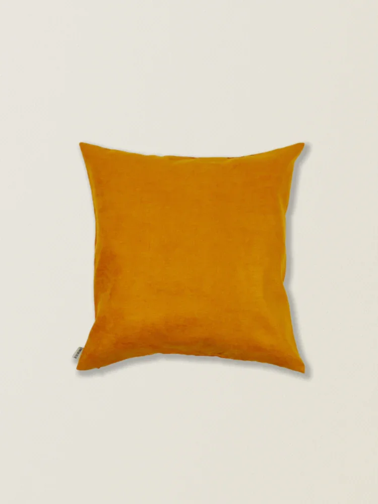 Tamaño aproximado de la funda del cojín de ante camel: 45*45 cm.