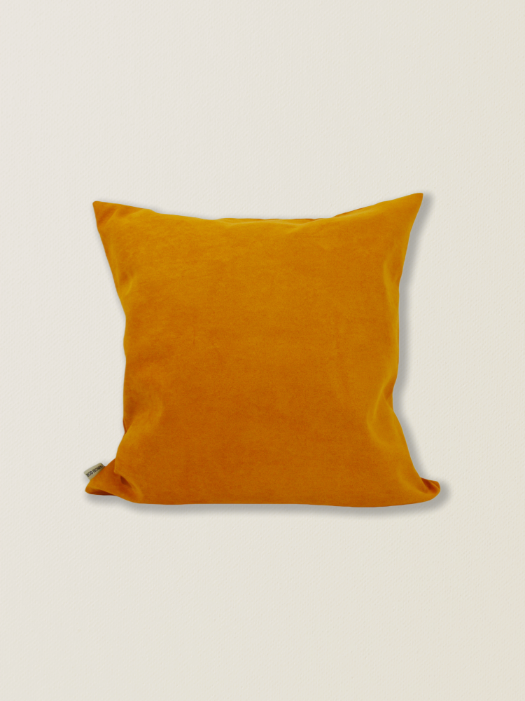Tamaño aproximado de la funda del cojín de ante camel: 45*45 cm.