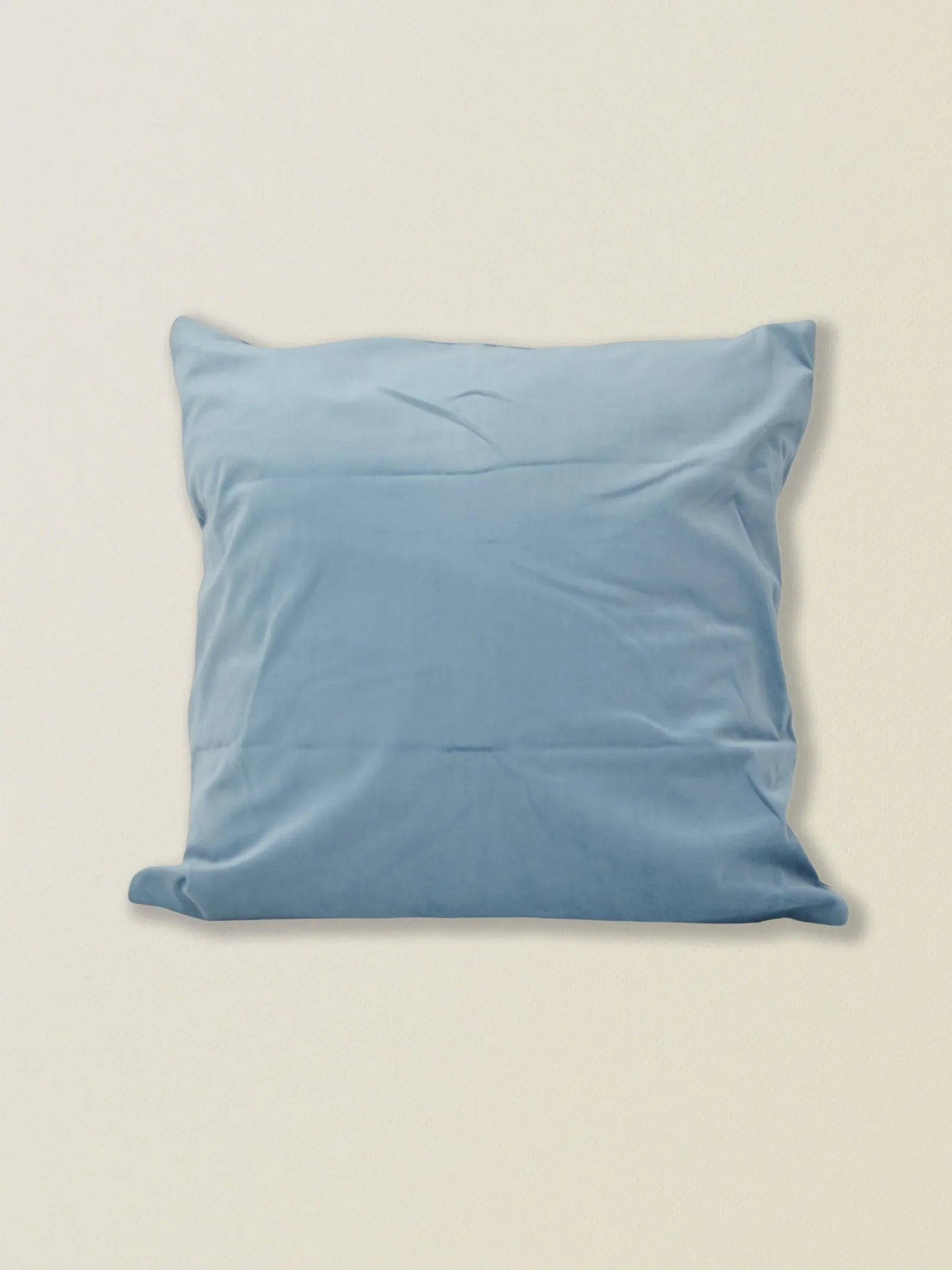Tamaño aproximado de la funda de cojín de terciopelo azul: 45*45 cm.