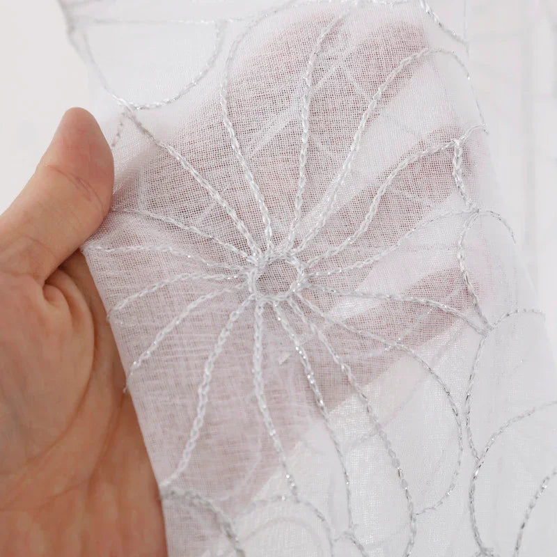 Cortina Transparente Bordada Com Flores Brancas - Individual- BOD HOME