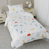 CONJUNTO DE LENÇÓIS ESTAMPADOS PARA CRIANÇA DINOSSAUROS EM BRANCO (CAMA 90/100) - BOD HOME