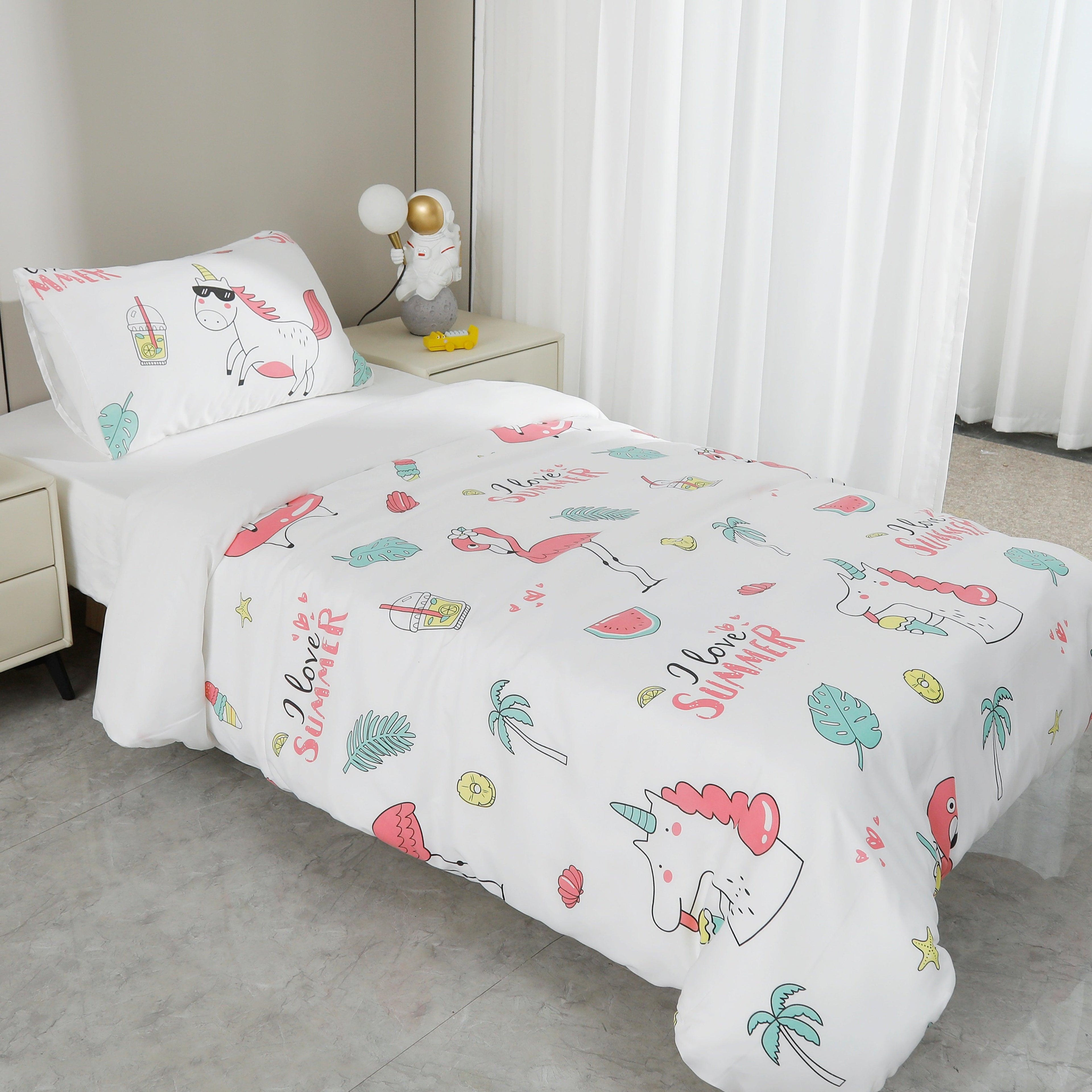 CONJUNTO DE LENÇÓIS ESTAMPADOS PARA CRIANÇA FLAMINGOS EM BRANCO (CAMA 90/100) - BOD HOME