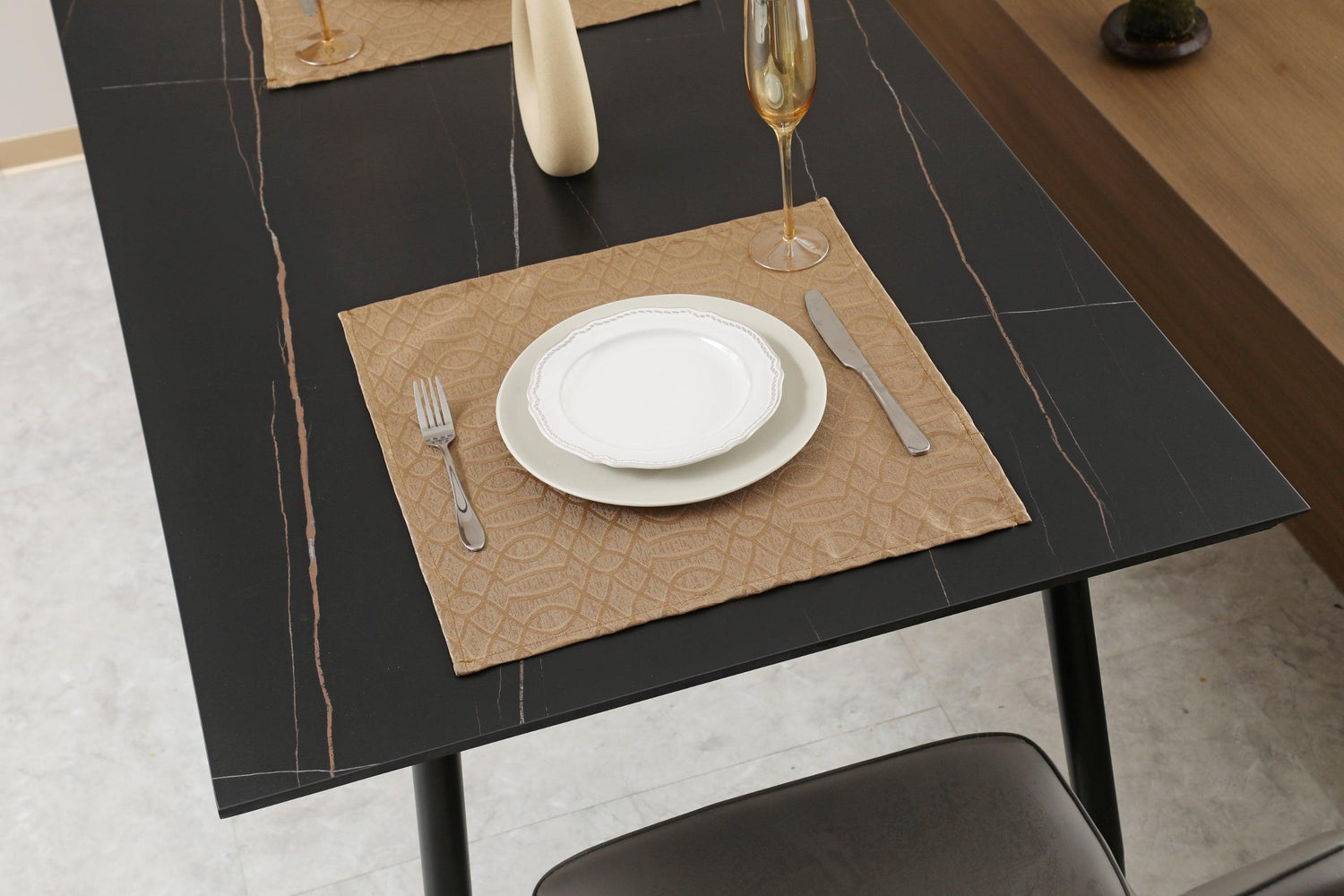 Toalha de mesa com linhas cruzadas castanho - BOD HOME